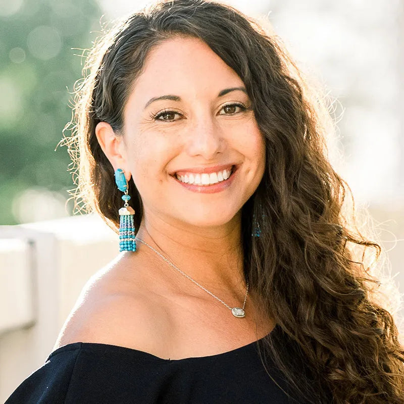 DR. MARIZA SYNDER